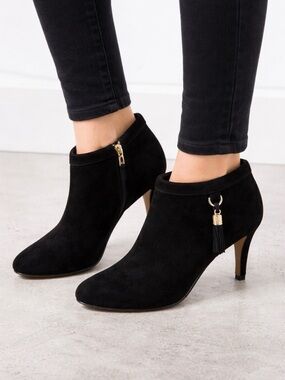 Vince Camuto Black Suede Ankle Booties Gold Zipper Women’s Booties Heeled Boots